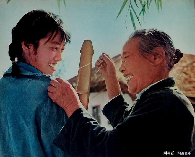 泛亚电竞《中国摄影》1974年第1期图片鉴赏(图13)