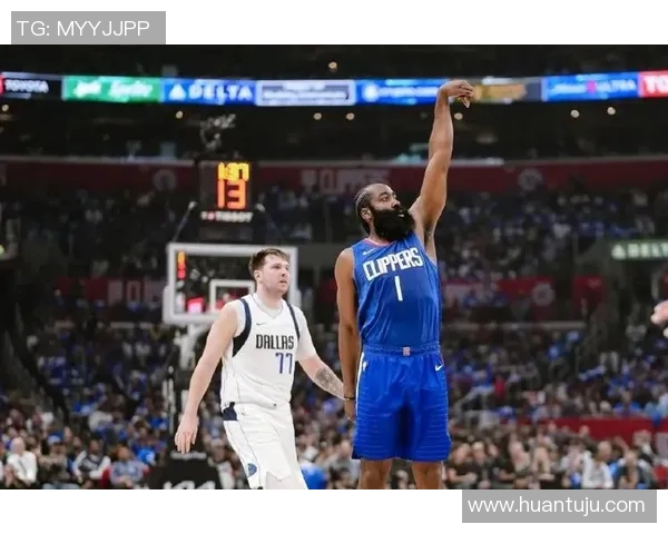 2011年NBA季后赛小牛与雷霆的激烈对决与历史性时刻回顾