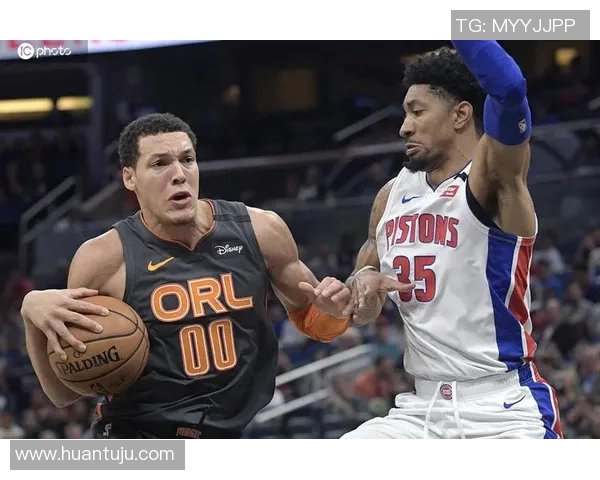 小牛客场击败马刺，唐西奇砍下三双再展风采