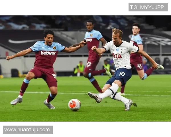 西汉姆联对阵曼联精彩直播全程回顾与赛后分析 西汉姆联对阵曼联精彩直播全程回顾与赛后分析